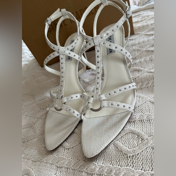 Steve Madden Silver Studded White Heels “Amour” Style Various Sizes - Picture 7 of 16